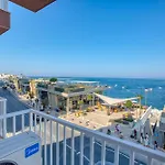 Stylish 2br With Balcony Sunsets & Sea Views By 360 Estates *