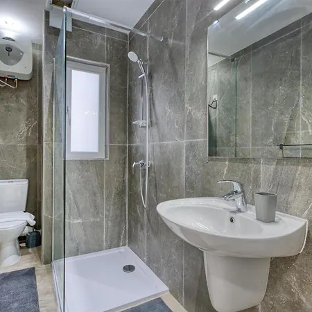 Stylish 2br With Balcony Sunsets & Sea Views By 360 Estates *