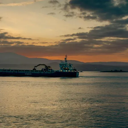 Stylish 2br With Balcony Sunsets & Sea Views By 360 Estates *