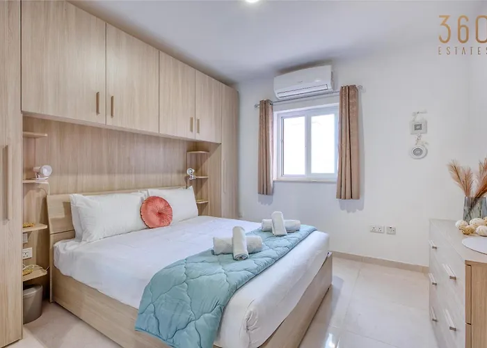 Stylish 2br With Balcony Sunsets & Sea Views By 360 Estates *