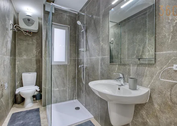 Stylish 2br With Balcony Sunsets & Sea Views By 360 Estates *