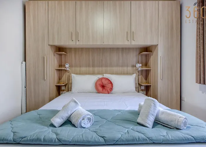 Apartman Stylish 2br With Balcony Sunsets & Sea Views By 360 Estates *