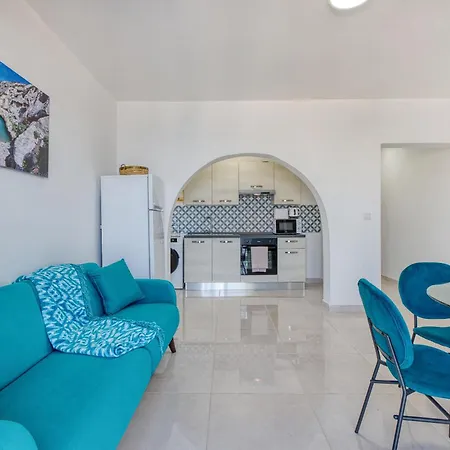 Stylish 2br With Balcony Sunsets & Sea Views By 360 Estates