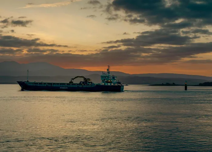 Stylish 2br With Balcony Sunsets & Sea Views By 360 Estates *